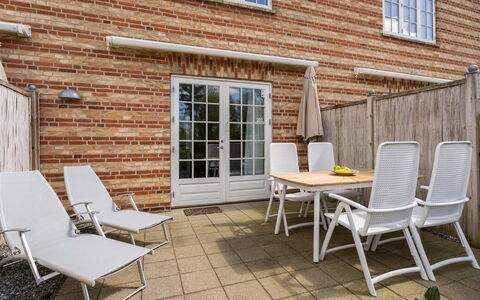 Lenke - 100M from the Sea: 