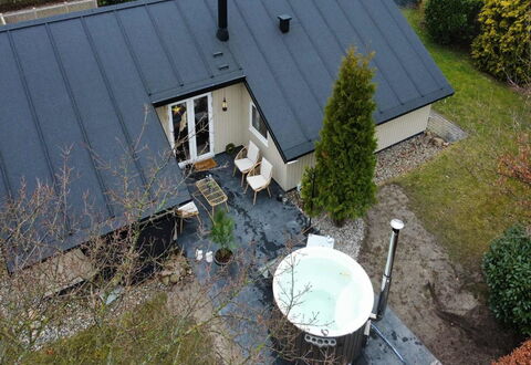 Kolja - 525M from the Sea: Toit, Maison, Domicile, Chalet, Siding, Jardin, Arrière-Cour, Cour, Aménagement Paysager, Biens