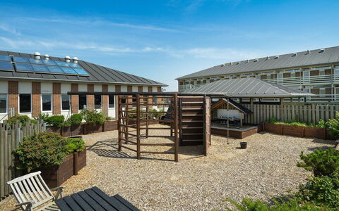 Rieterik - 50M from the Sea: Domicile, Chalet, Porche, Dur, Siding, Plate-Forme, Ombre, Planche, Biens, Batiments Jardin