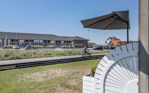 Jano - 100M from the Sea: Ciel, Espace Public, Toit, Lot Terre, Plaine, Pôle, Ombre, Allée, Siding, Passerelle