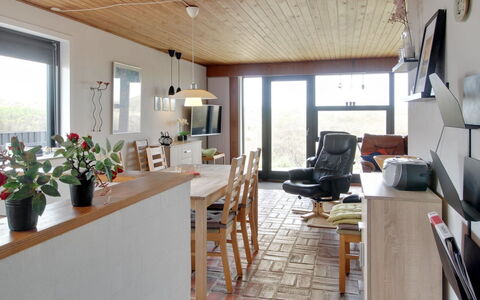 Sophine - 50M from the Sea: 