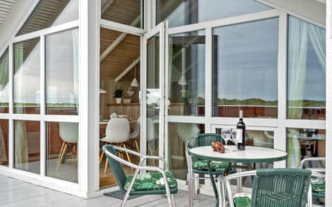 Betti - 300M from the Sea: Herbe, Maison, Toit, Domicile, Chalet, Arbuste, Lot Terre, Zone Rurale, Ferme, Couverture De Sol