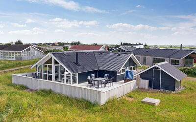 Betti - 200M from the Sea