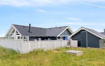 Betti - 200M from the Sea