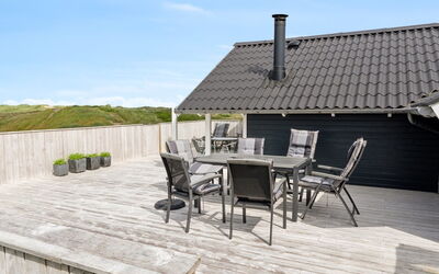 Betti - 200M from the Sea
