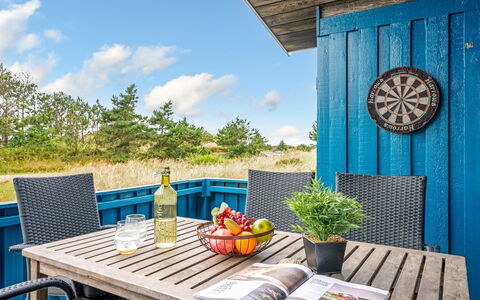 Fridborg - 1Km from the Sea: Maison, Domicile, Toit, Zone Résidentielle, Chalet, Biens, Ferme, Pelouse, Aménagement Paysager, Siding
