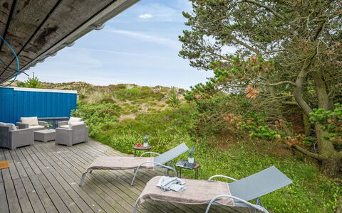 Fridborg - 1Km from the Sea: Maison, Domicile, Toit, Zone Résidentielle, Chalet, Biens, Ferme, Pelouse, Aménagement Paysager, Siding