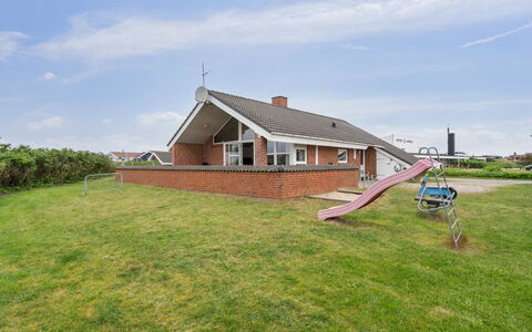 Mari - 400M from the Sea