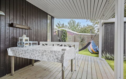 Sinika - 400M from the Sea: Plafond, Sol, Design Intérieur, Sol, Composite, Meubles, Recours, Hôtel, Conception, Daylighting