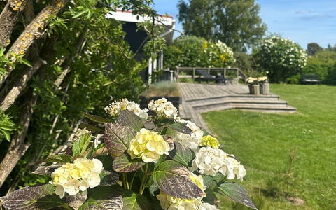 Stygge - 400M from the Sea: Architecture, Toit, Domicile, Composite, Daylighting, Siding, Allée
