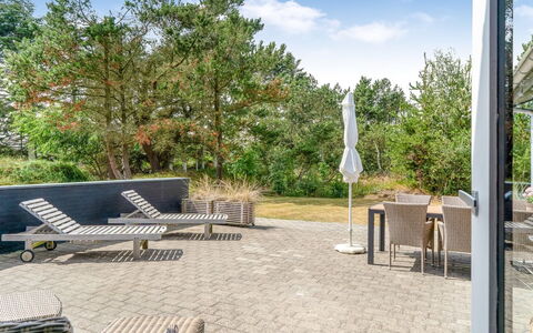 Barba - 2Km from the Sea: Meubles, Chaise, Mobilier De Jardin, Lot Terre, Ombre, Tableau De Plein Air, Jardin, Table Cuisine Et Salle A Manger, Dur