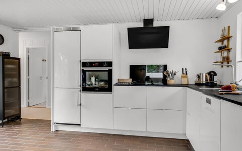 Barba - 2Km from the Sea: Appareil De Cuisine, Cuisine, Principaux Appliance, Sol, Comptoir, Cabinetry, Électroménager, Design Intérieur, Cuisinière, Sol