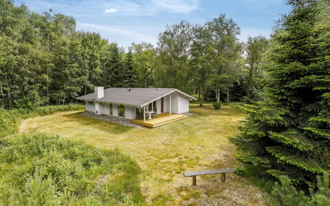 Gerarda - 4Km from the Sea: Herbe, Arbre, Domicile, Maison, Arbuste, Chalet, Lot Terre, Toit, Zone Rurale