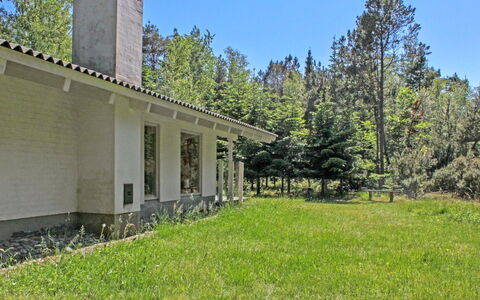 Gerarda - 4Km from the Sea: Herbe, Arbre, Arbuste, Lot Terre, Domicile, Couverture De Sol, Jardin, Biens, Chalet