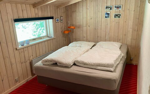 Gerarda - 4Km from the Sea: Chambre, Lit, Bois, Drap De Lit, Sol, Sol, Literie, Design Intérieur, Cadre De Lit, Plafond