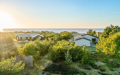 Ariana - 150M from the Sea: Arbuste, Design Urbain, Couverture De Sol, Brique, Appartement, Biens, Brickwork, Balcon, Aménagement Paysager