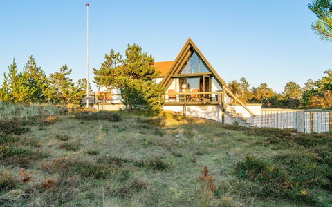 Ariana - 150M from the Sea: Arbuste, Design Urbain, Couverture De Sol, Brique, Appartement, Biens, Brickwork, Balcon, Aménagement Paysager