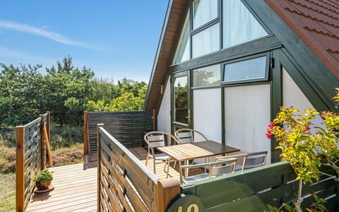 Ariana - 150M from the Sea: Arbuste, Design Urbain, Couverture De Sol, Brique, Appartement, Biens, Brickwork, Balcon, Aménagement Paysager