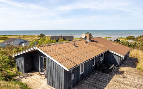 Frender - 150M from the Sea: Bois, Domicile, Composite, Porte, Chalet, Ombre, Siding, Dur, Tache De Bois