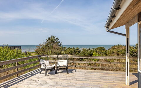 Frender - 150M from the Sea: Bois, Domicile, Composite, Porte, Chalet, Ombre, Siding, Dur, Tache De Bois