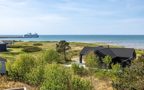 Frender - 150M from the Sea: Bois, Domicile, Composite, Porte, Chalet, Ombre, Siding, Dur, Tache De Bois
