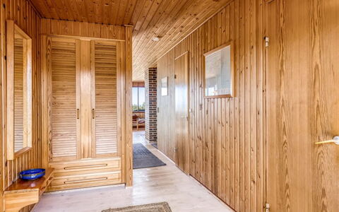 Frender - 150M from the Sea: Bois, Domicile, Porche, Plate-Forme, Dur, Toit, Tache De Bois, Parquet, Eco Hôtel