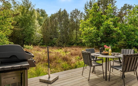 Felia - 500M from the Sea: Meubles, Mobilier De Jardin, Chaise, Table, Tableau De Plein Air, Jardin, Table Cuisine Et Salle A Manger, Tache De Bois, Plate-Forme, Dur