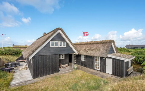 Christensen - 100M from the Sea: Toit, Architecture, Chalet, Maison, Domicile, À Déchaumer, Cabane, Pente, Village
