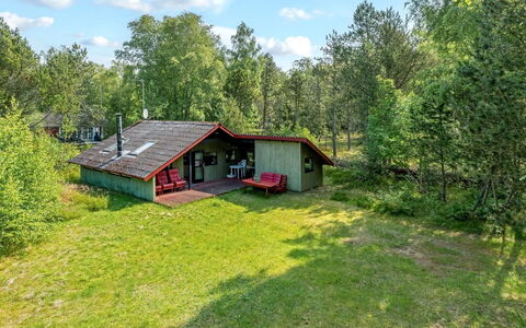 Elfrieda - 1.6Km from the Sea: Arbuste, Maison, Lot Terre, Chalet, Zone Rurale, Domicile, Couverture De Sol, Batiments Jardin, Prairie, Jardin