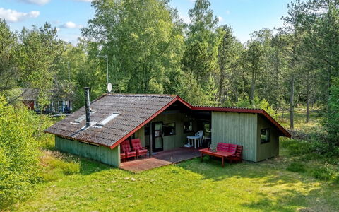 Elfrieda - 1.6Km from the Sea: Piscine, Mobilier De Jardin, Meubles, Recours, Dalle, Eco Hôtel, Ombre, Chaise, Loisir, Biens