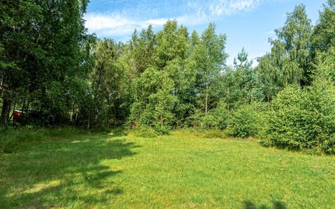 Elfrieda - 1.6Km from the Sea: Piscine, Mobilier De Jardin, Meubles, Recours, Dalle, Eco Hôtel, Ombre, Chaise, Loisir, Biens