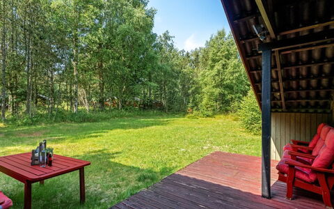 Elfrieda - 1.6Km from the Sea: Piscine, Mobilier De Jardin, Meubles, Recours, Dalle, Eco Hôtel, Ombre, Chaise, Loisir, Biens