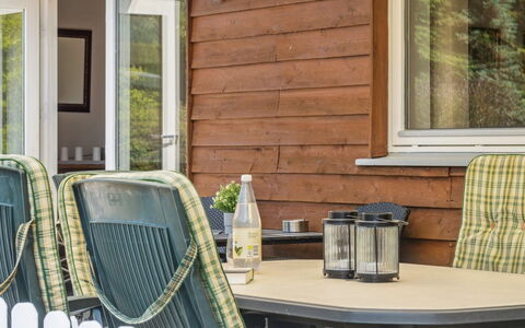 Onni - 1Km from the Sea: Piscine, Ville Resort