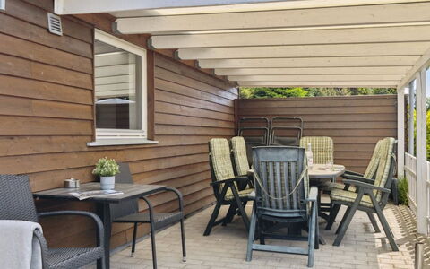Onni - 1Km from the Sea: Piscine, Ville Resort