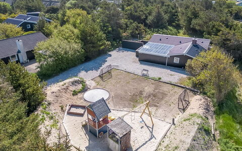 Finne - 800M from the Sea: Toit, Maison, Zone Résidentielle, Domicile, Biens, Chalet, Conception