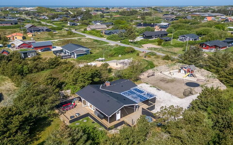 Finne - 800M from the Sea: Toit, Maison, Zone Résidentielle, Domicile, Biens, Chalet, Conception