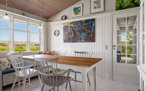 Katri - 500M from the Sea: Meubles, Design Intérieur, Bois, Sol, Table, Sol, Plafond, Salle À Manger, Domicile, Chaise