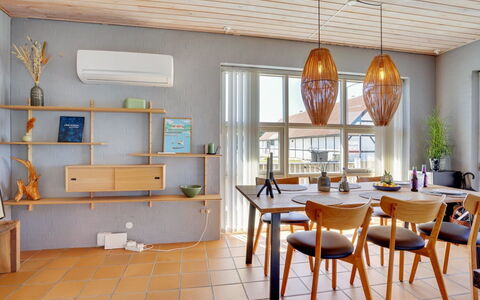 Ljubinko - 50M from the Sea: Bois, Domicile, Composite, Porte, Chalet, Ombre, Siding, Dur, Tache De Bois