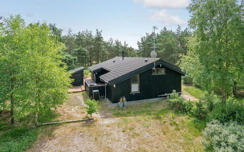 Mine - 300M from the Sea: Bois, Domicile, Porche, Plate-Forme, Dur, Toit, Tache De Bois, Parquet, Eco Hôtel