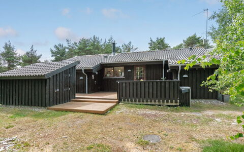 Mine - 300M from the Sea: Bois, Domicile, Porche, Plate-Forme, Dur, Toit, Tache De Bois, Parquet, Eco Hôtel