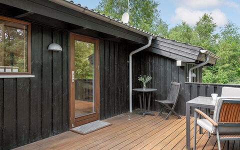 Mine - 300M from the Sea: Bois, Domicile, Porche, Plate-Forme, Dur, Toit, Tache De Bois, Parquet, Eco Hôtel