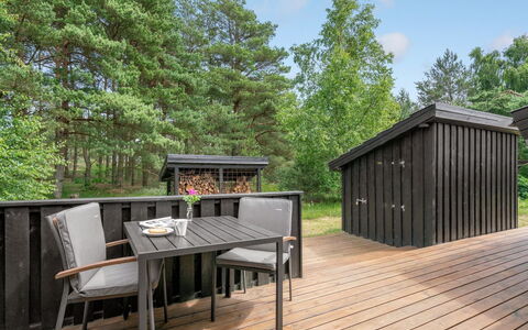Mine - 300M from the Sea: Bois, Domicile, Porche, Plate-Forme, Dur, Toit, Tache De Bois, Parquet, Eco Hôtel
