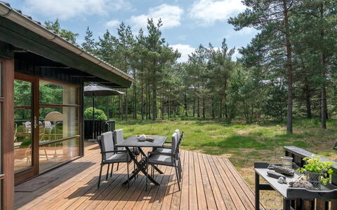Mine - 300M from the Sea: Bois, Domicile, Porche, Plate-Forme, Dur, Toit, Tache De Bois, Parquet, Eco Hôtel