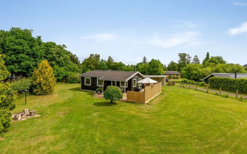 Silvana - 750M from the Sea: Maison, Plaine, Domicile, Lot Terre, Toit, Zone Rurale, Chalet, Pelouse, Jardin, Prairie