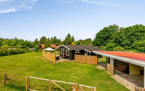 Silvana - 750M from the Sea: Maison, Zone Résidentielle, Domicile, Toit, Lot Terre, Plaine, Zone Rurale, Chalet, Biens, Jardin