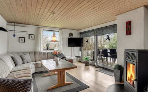 Yak - 350M from the Sea: Sol, Bois, Meubles, Design Intérieur, Sol, Parquet, Plafond, Salon, Domicile, Canapé
