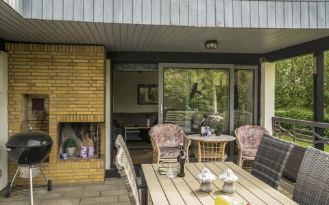 Yak - 350M from the Sea: Herbe, Maison, Toit, Chalet, Domicile, Arbuste, Ferme, Lot Terre, Zone Rurale