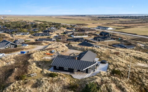 Tahnee - 450M from the Sea: 