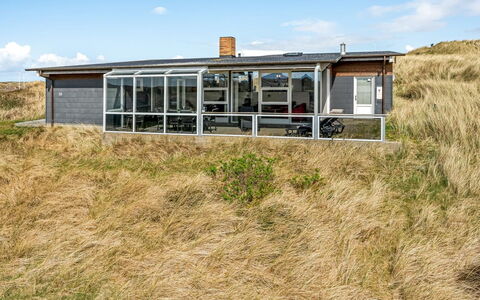 Emelin - 475M from the Sea: Toit, Maison, Domicile, Chalet, Porte, Siding, Plate-Forme, Porche, Planche, Dur