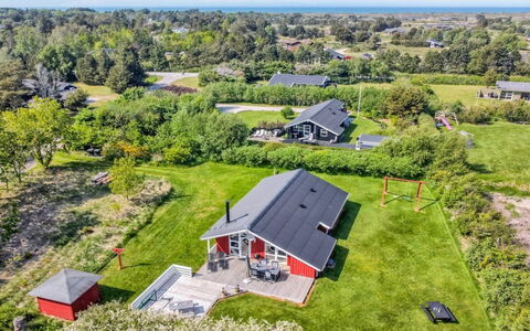 Menka - 1.3Km from the Sea: Paysage, Lot Terre, Domicile, Biens, Chalet, Vue Du Ciel, Banlieue, Aménagement Paysager, Photographie Aérienne, Ferme